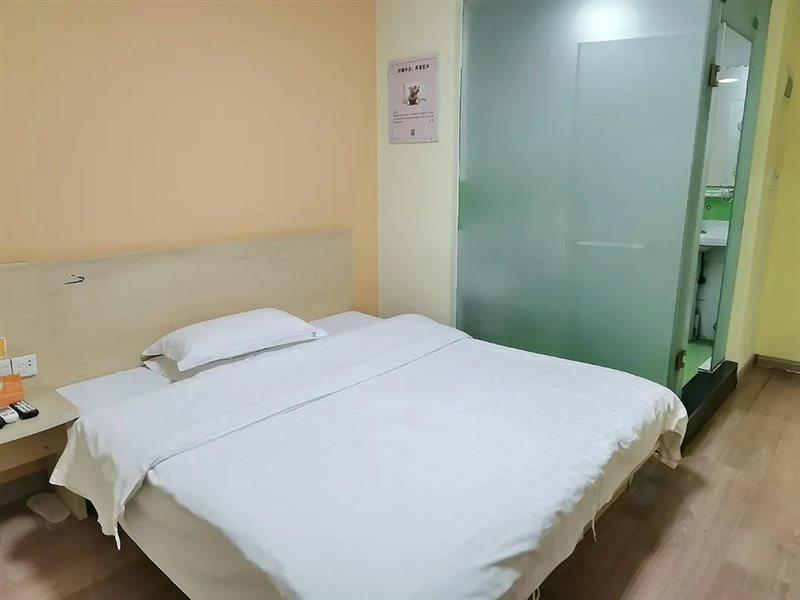 7Days Inn Huaihua Train Station Square Екстер'єр фото