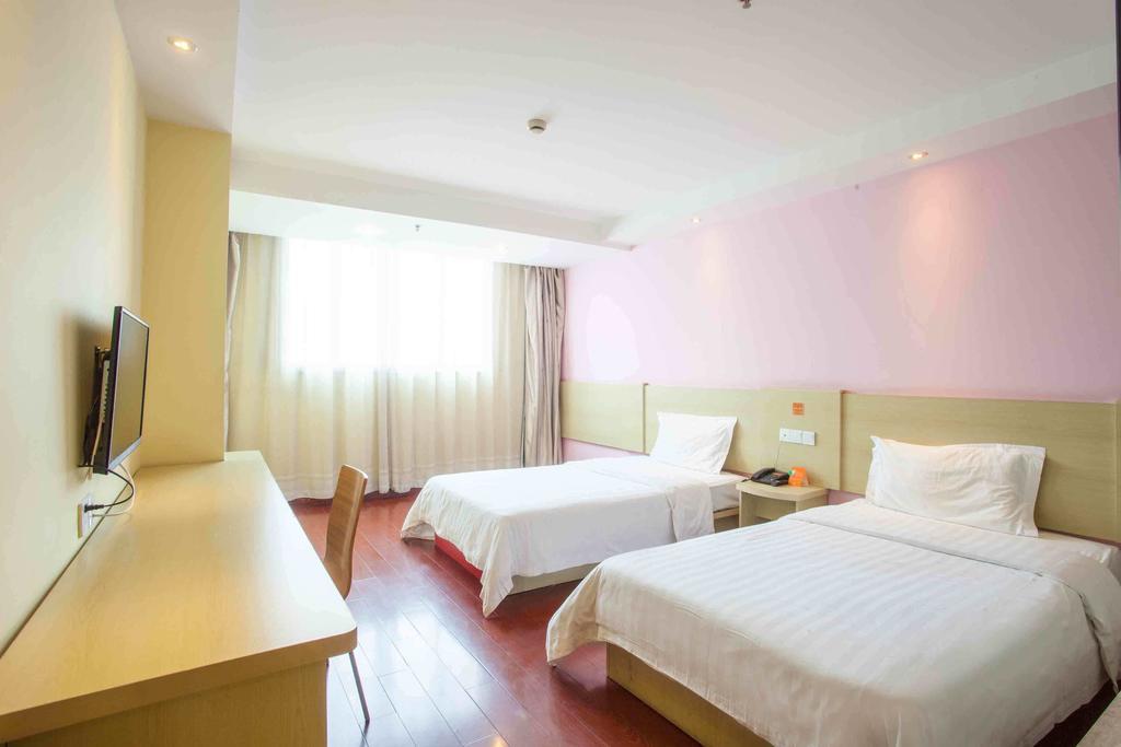 7Days Inn Huaihua Train Station Square Номер фото