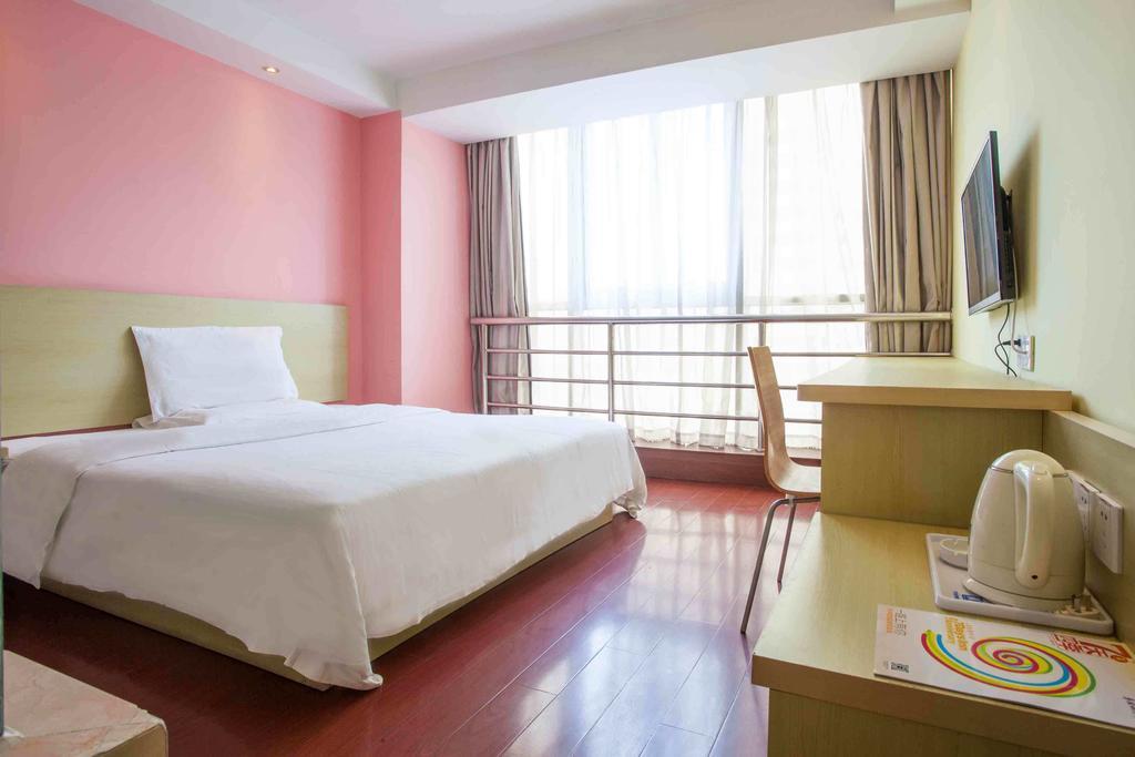 7Days Inn Huaihua Train Station Square Номер фото